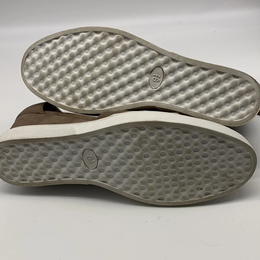 Journee Platform Shoes with Side Cut Outs size 9.5